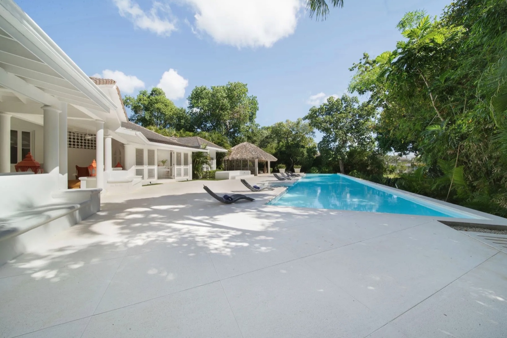 Cacique villa exterior and pool, Casa de Campo