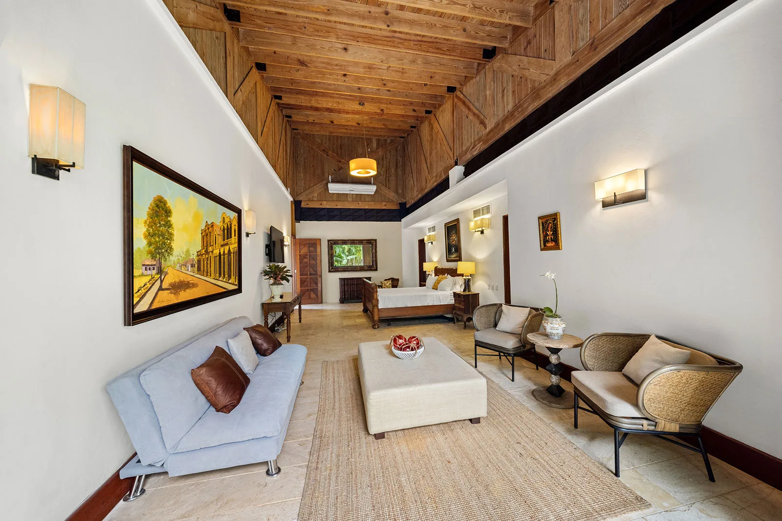 El Batey 11 bedroom suite with sitting area, Casa de Campo®