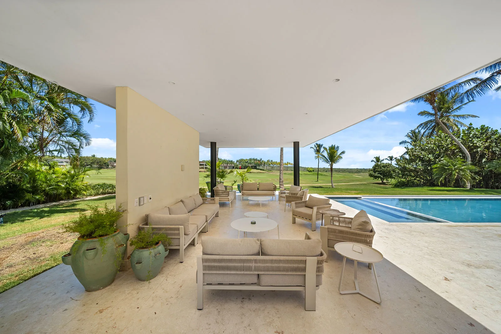El Batey 11 covered terrace by the pool, Casa de Campo®