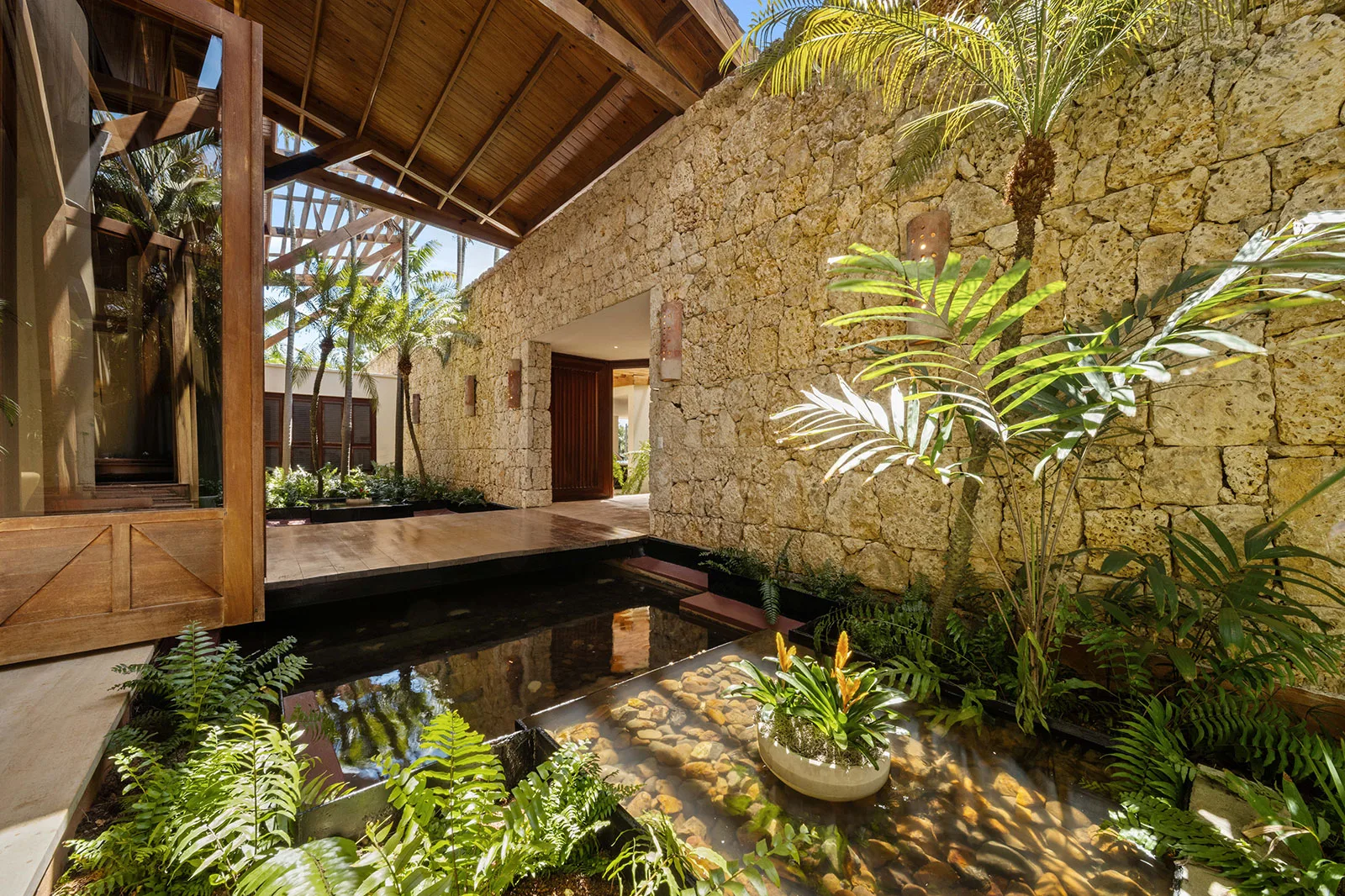 El Batey 11 interior garden and water feature, Casa de Campo®