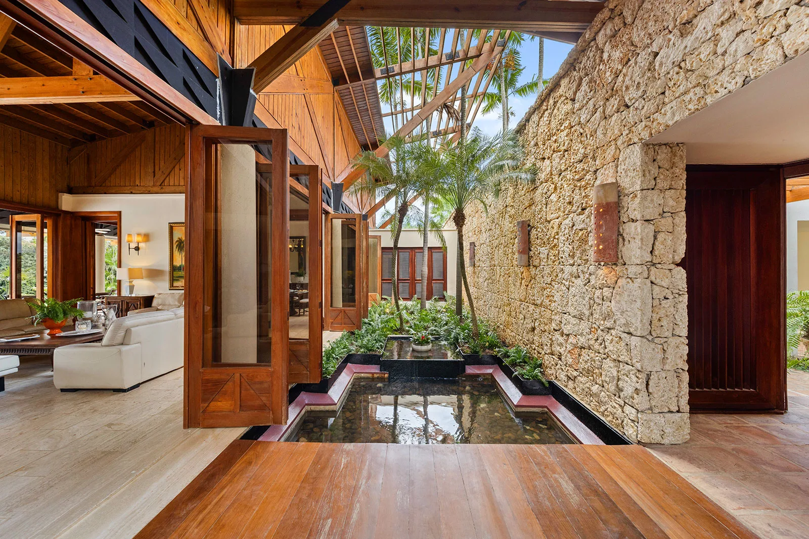 El Batey 11 interior garden courtyard, Casa de Campo®
