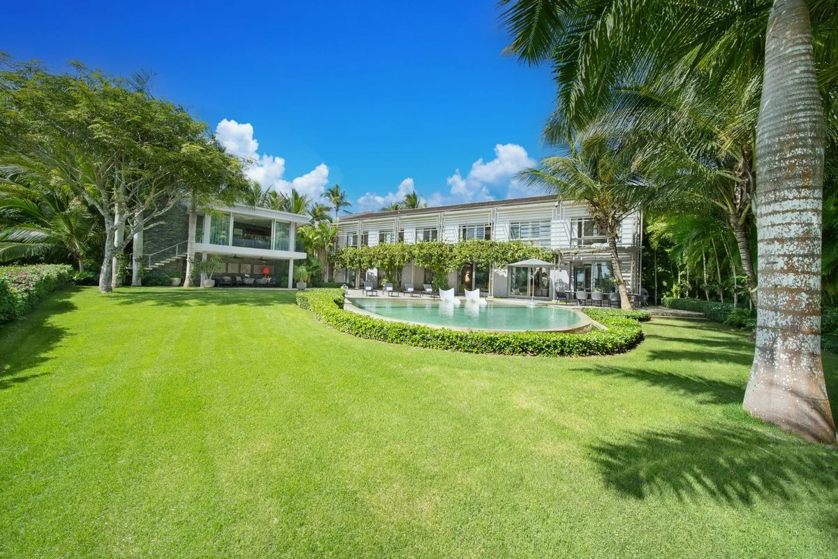 Lawn leading up to the villa and pool, Barranca 17, Barranca, Casa de Campo®