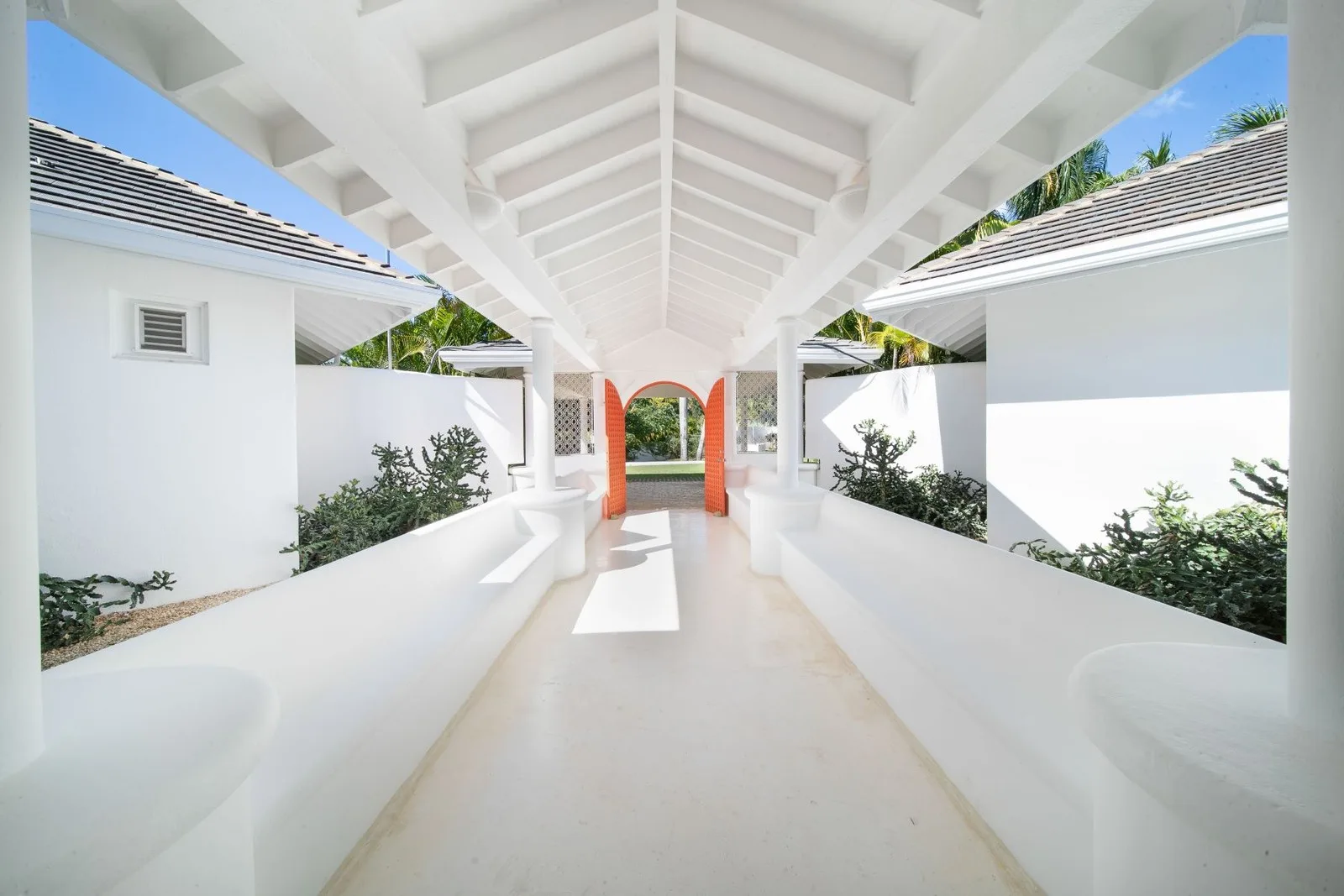 White covered gallery with vaulted timber ceiling, Cacique 26, Cacique, Casa de Campo®