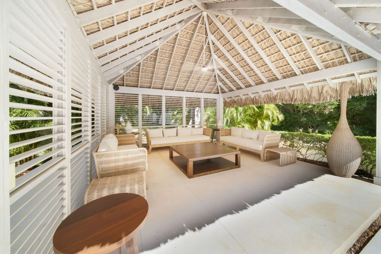 Garden pavilion lounge with louvered shutters, Cacique 26, Cacique, Casa de Campo®