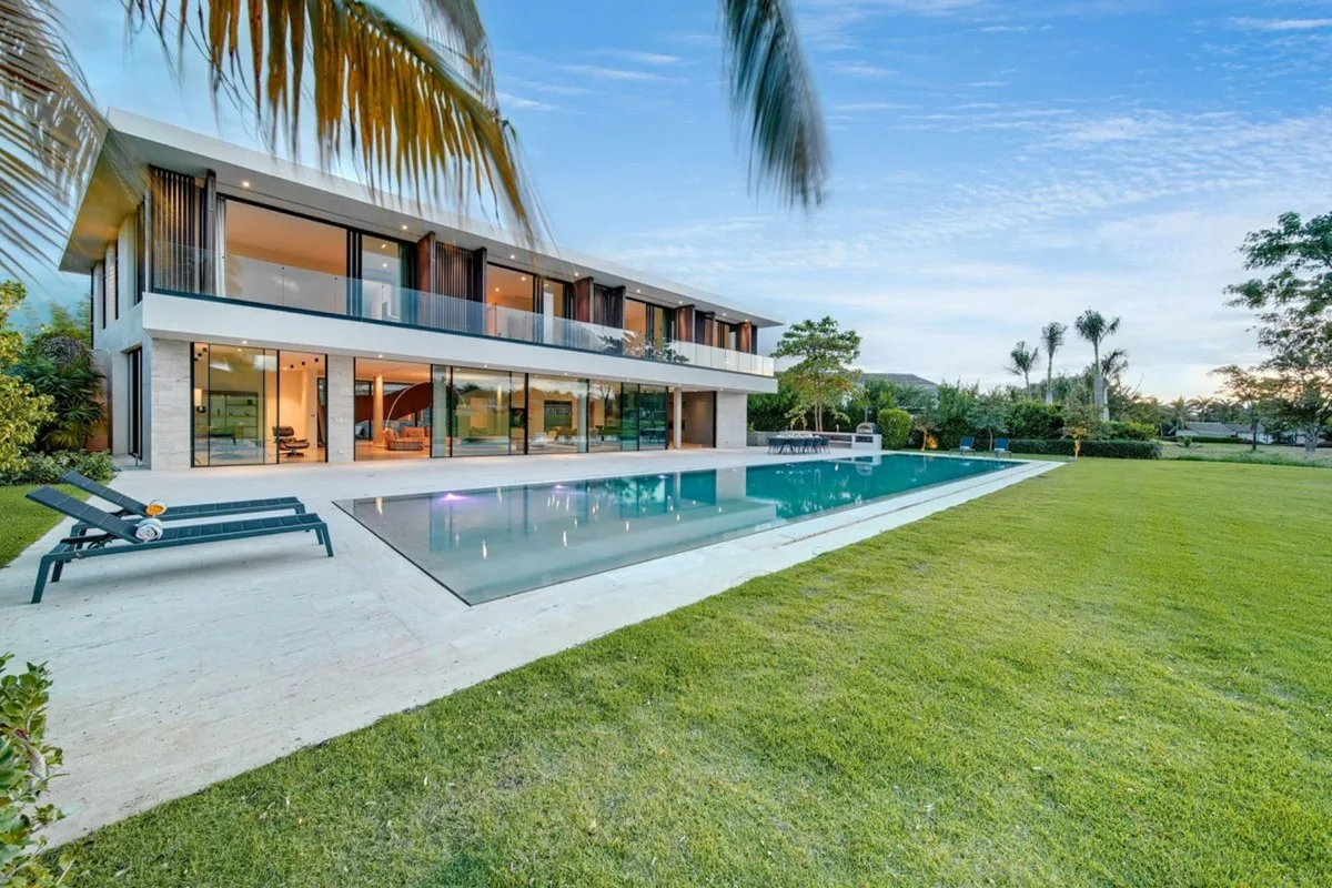 Contemporary villa and long infinity pool beside the golf course, El Valle 6 (sold), El Valle, Casa de Campo®