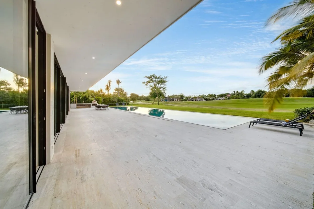 Covered terrace opening onto the pool and fairways, El Valle 6, El Valle, Casa de Campo®
