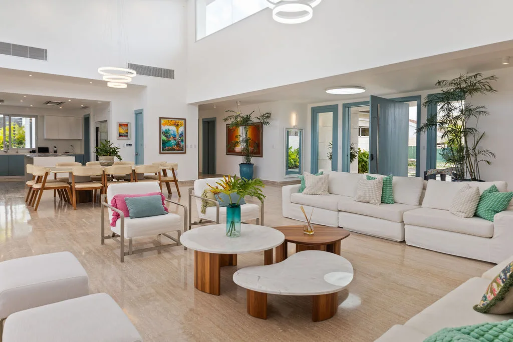 Living room with white sofas and marble floors, La Vereda 26, La Vereda, Casa de Campo®