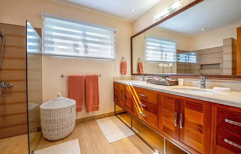 Bathroom with long wooden vanity, Las Cañas I 37, Las Cañas, Casa de Campo®
