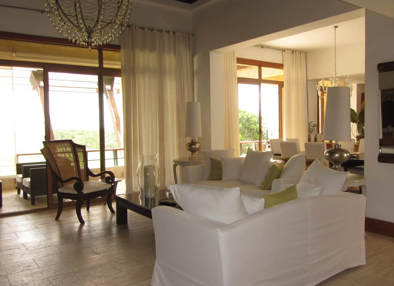 Living room opening to the wraparound balcony, Los Altos I Penthouse, Los Altos, Casa de Campo®