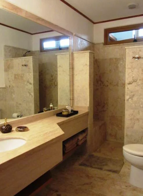 Guest bathroom with marble vanity and shower, Los Altos I Penthouse, Los Altos, Casa de Campo®