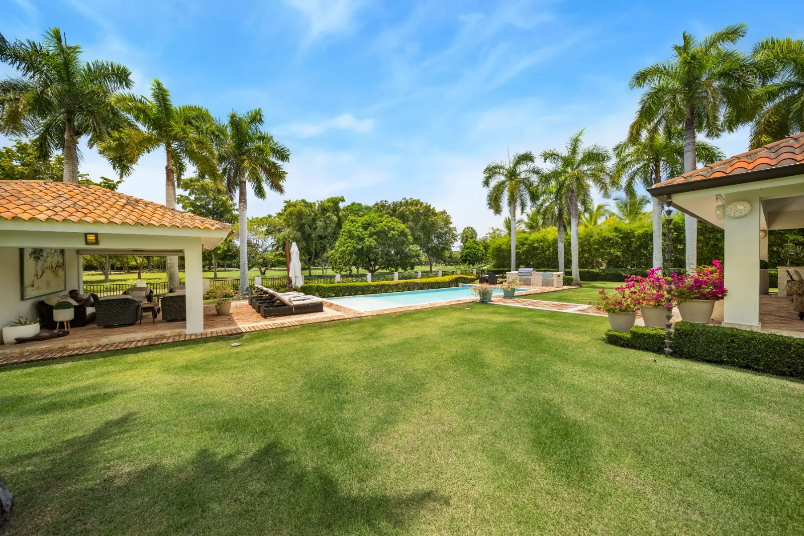 Lawn with gazebo and covered terrace, Punta Aguila 52, Punta Aguila, Casa de Campo®