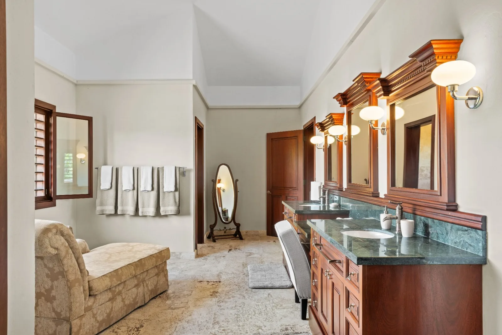 En-suite bathroom with double vanity, Punta Aguila 52, Punta Aguila, Casa de Campo®