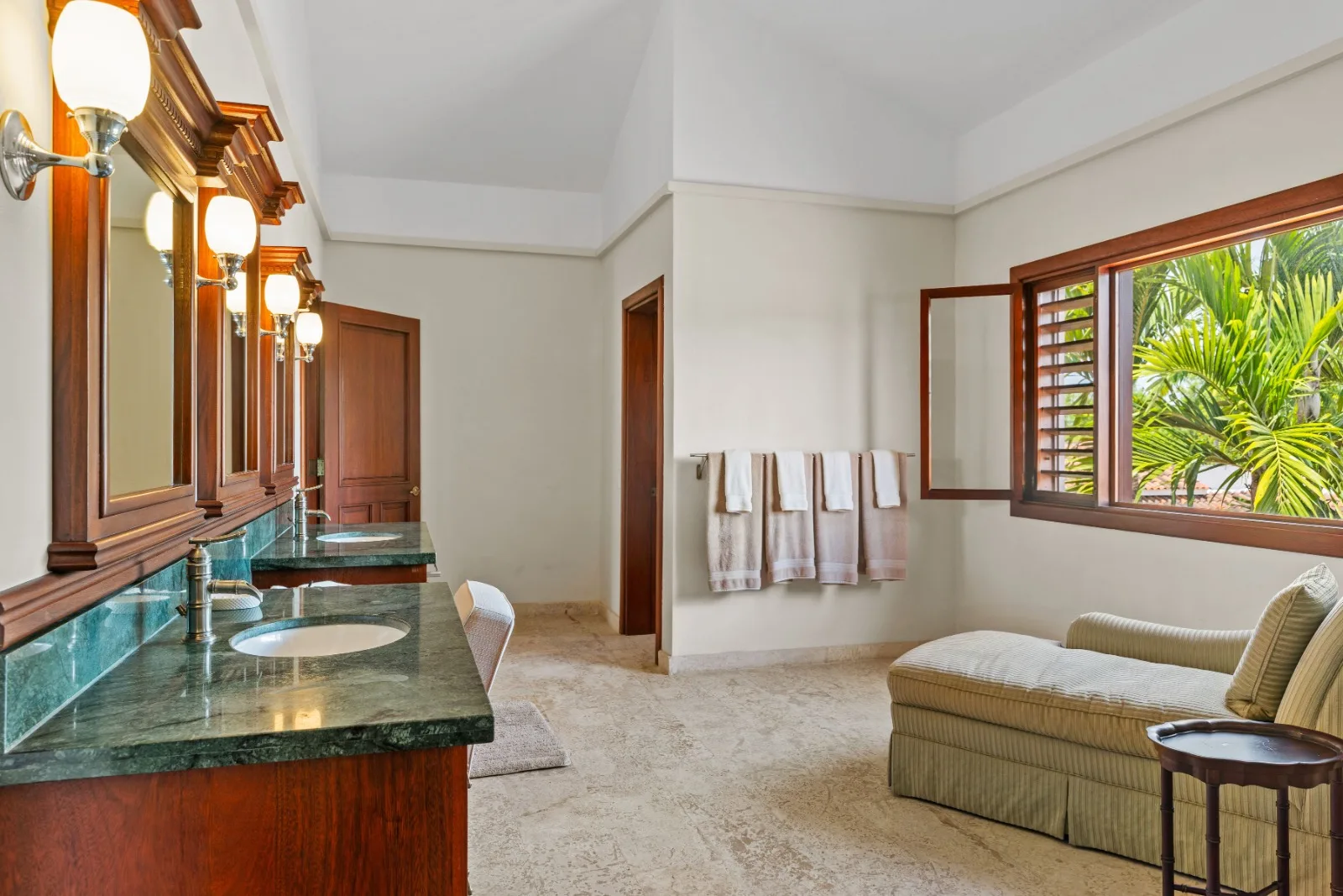 Bathroom with granite vanity and garden window, Punta Aguila 52, Punta Aguila, Casa de Campo®