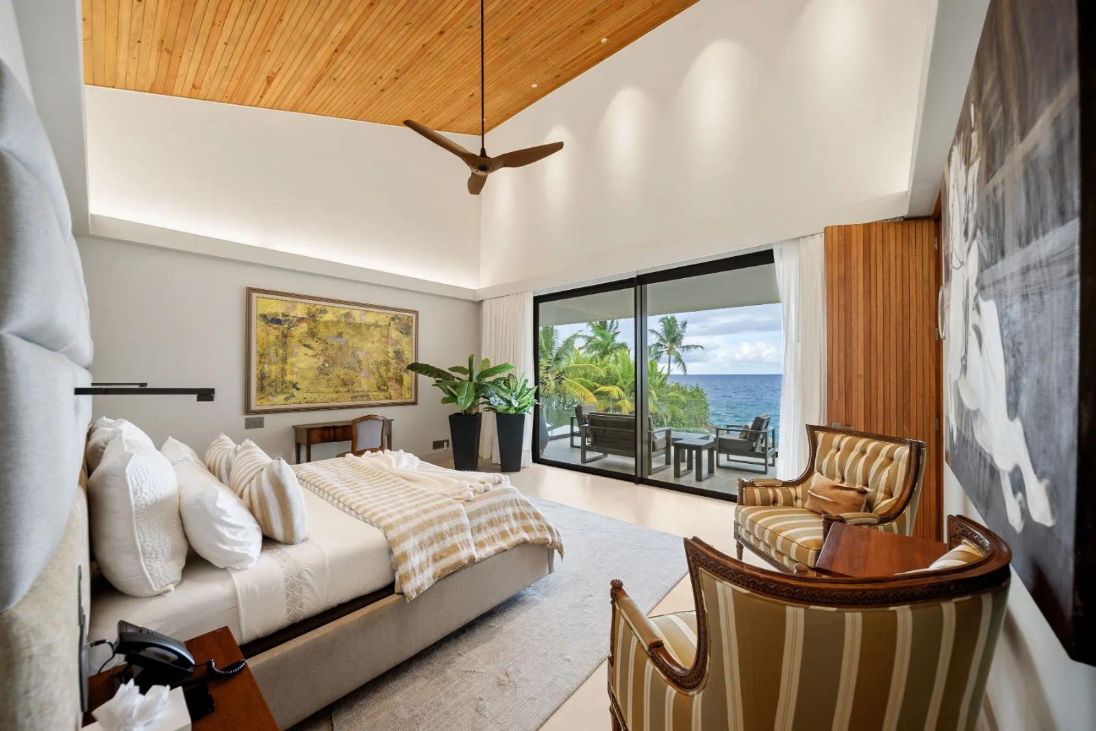 Bedroom suite with timber ceiling and garden view, Villa Farallón, Punta Aguila, Casa de Campo®