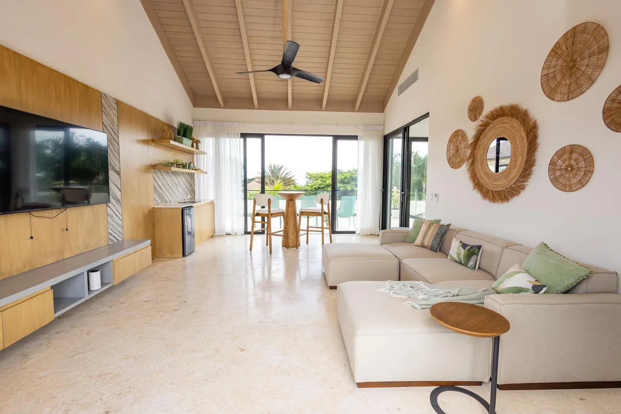 Living room with timber ceiling and garden doors, Barranca Este 14, Barranca Este, Casa de Campo®