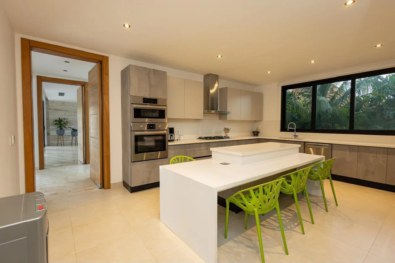 Kitchen with island and breakfast seating, Barranca Este 14, Barranca Este, Casa de Campo®